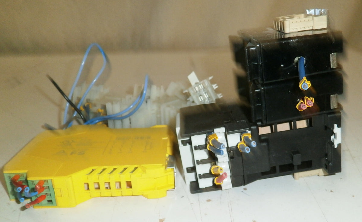 MOLLER DILR22-G AND ONE PHOENIX CONTACT PSR-ESA4_B AND 2 FUSETEK MD30F 30