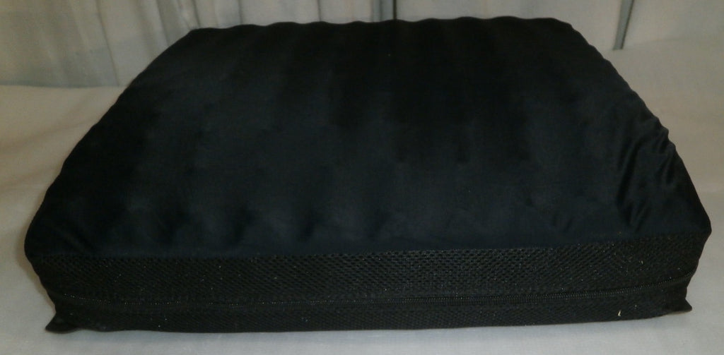 ROHO WHEELCHAIR CUSHION 18.25X18.25X4.25 " WITH COVER AND PUMP GOOD CONITION