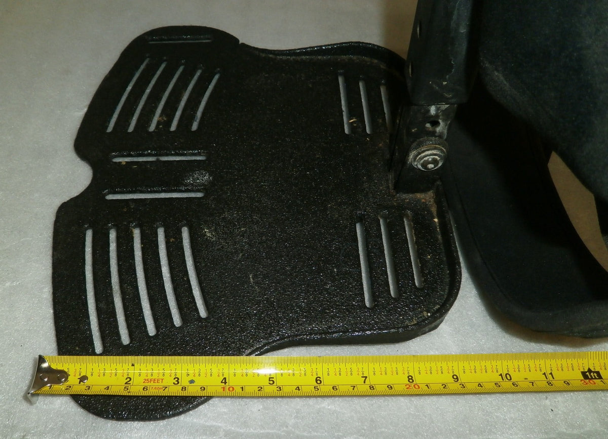 QUICKIE XPERIENCE WHEELCHAIR FOOTREST WITH BOLTS GOOD CONDITION