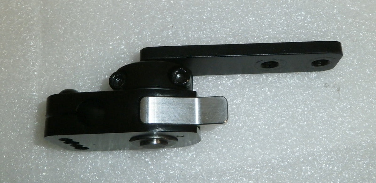ONE QUANTUM MOUNT AND 2 PADS WITH RODS PERFECT CONDITION AS PHOTO