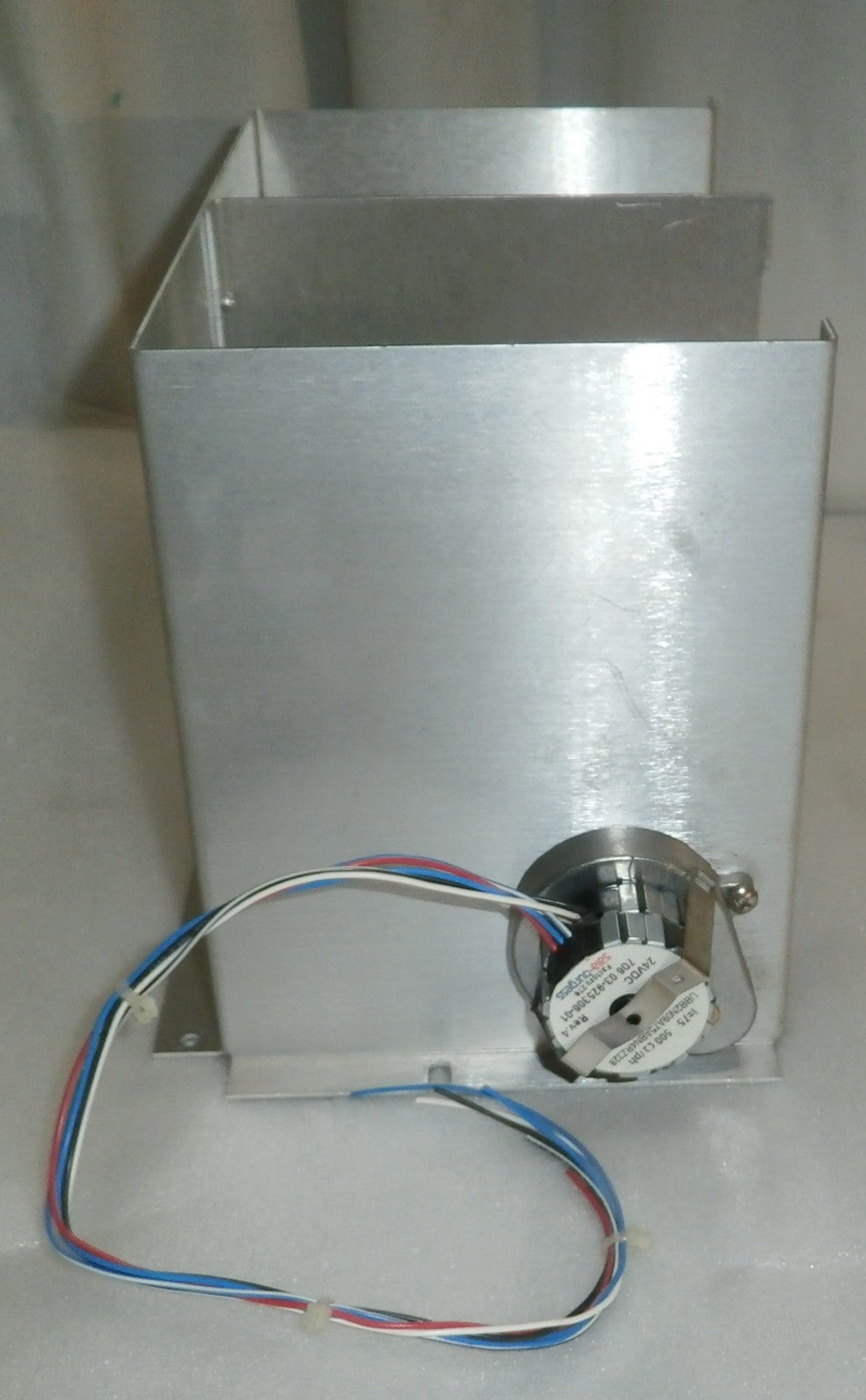 VARIAN CP-3800 CHAMBER GATE AND MOTOR AS PHOTO