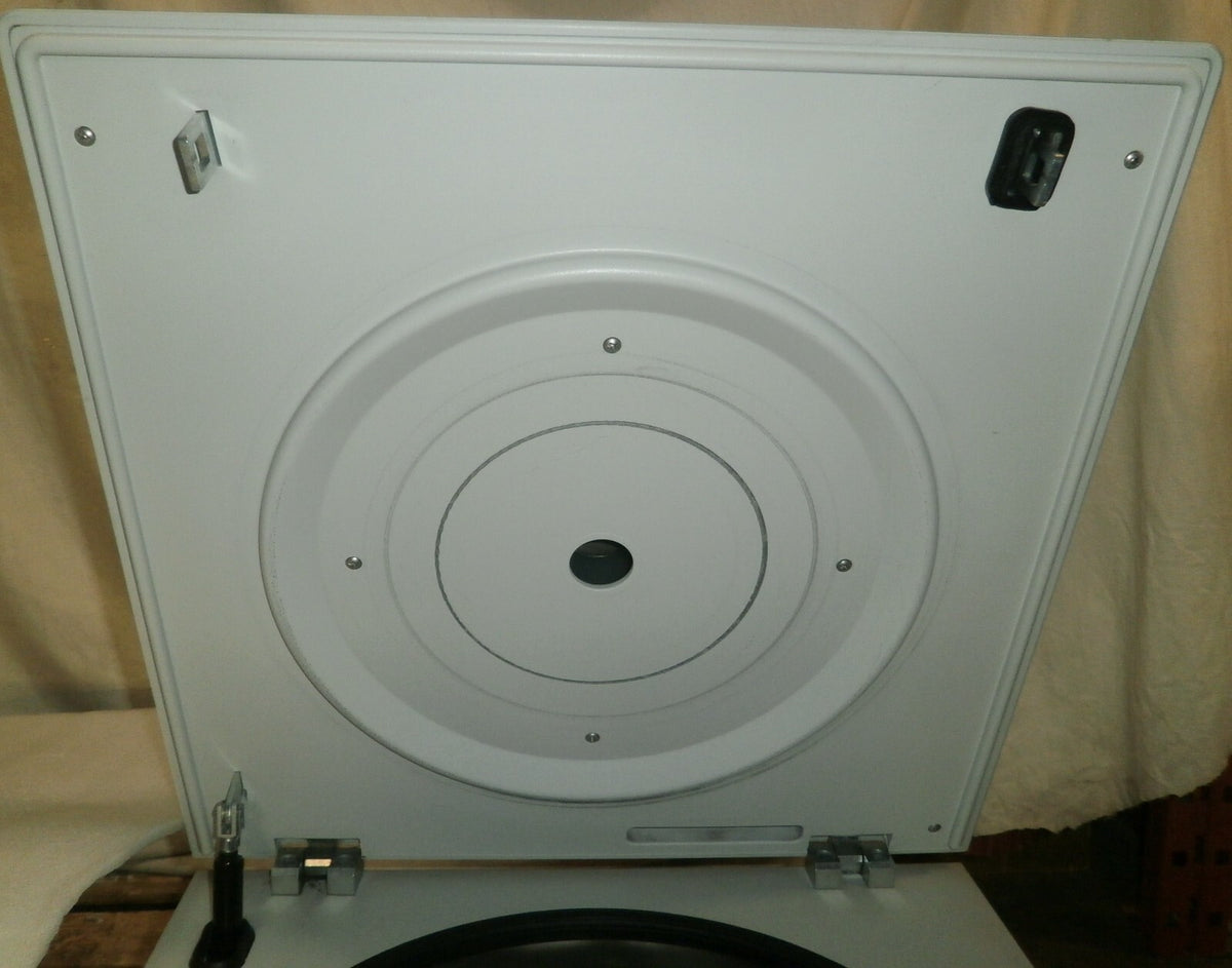 Eppendorf Centrifuge 5810 with rotor and 3 buckets and inserts