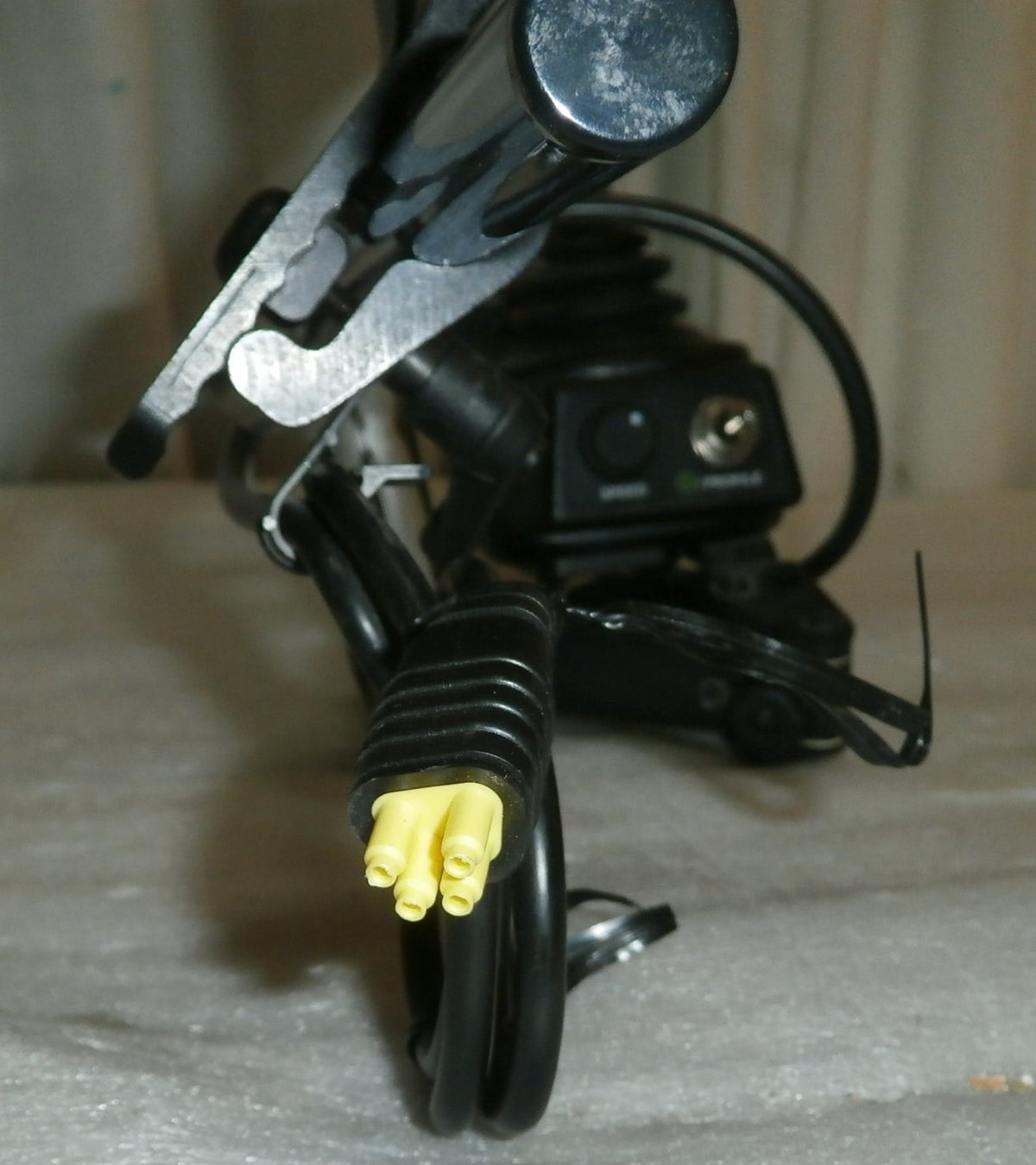 PERMOBIL R-NET JOYSTICK D51624-02 WITH SCREEN AND SWING AWAY ARMREST GOOD C