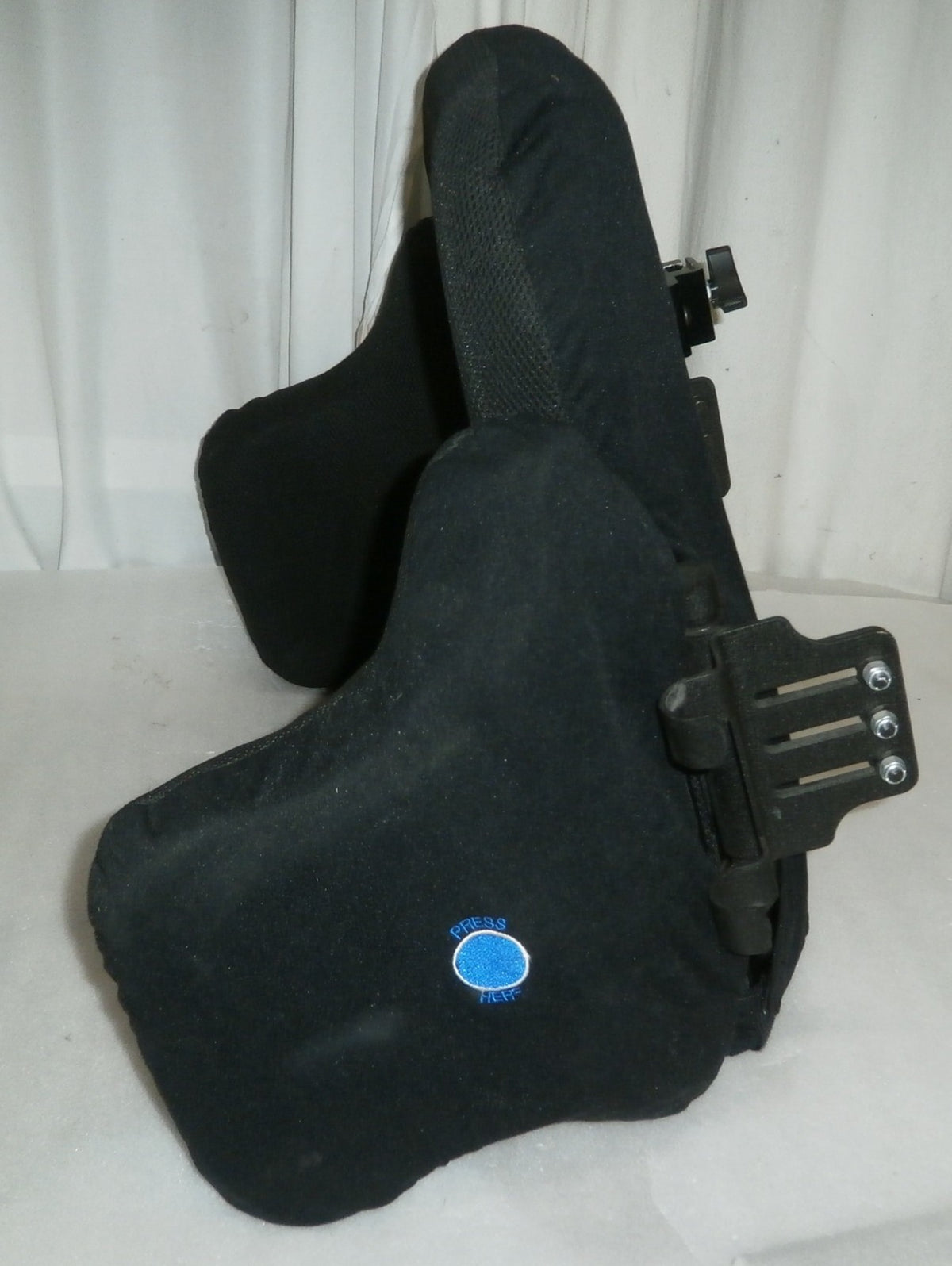 JAY INCOMPASS BACK 20X18 INCH WITH ACCESSORY AS PHOTO GOOD CONDITION