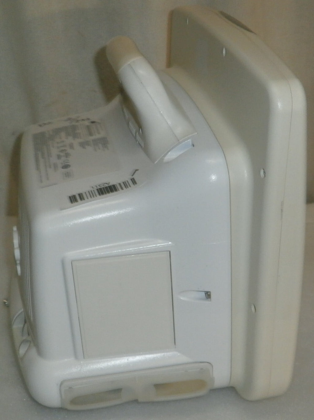 GE Dash 5000 Patient Monitor w/ 1 Bad Battery (no cord included)