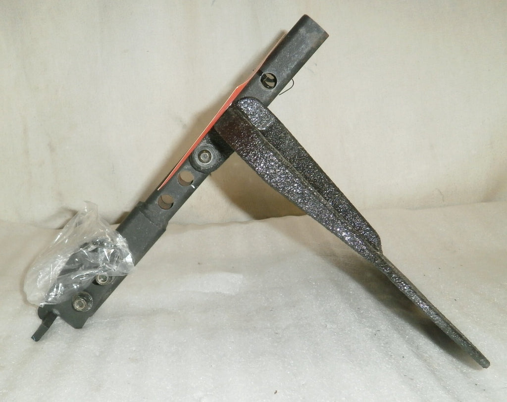 QUICKIE XPERIENCE MOUNT FOOTREST WITH BOLTS GOOD CONDITION