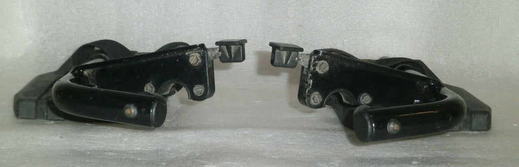 SET OF WHEELCHAIR FOOT REST GOOD CONDITION WITH MOUNT PLATES DIMENSION AS PHOTO