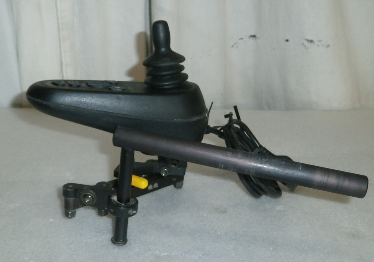 WHEELCHAIR QUICKIE XPLORE JOYSTICKS PG DRIVES 6 KEY D50680.01 W/ SWING AWAY ARM