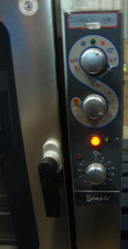 BURLODGE SIMPLE COMBI RDA 8 X 1-1 GN Electric OVEN with base works well