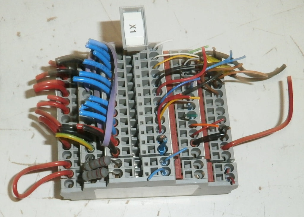 Set of Phoenix Contact ST 2,5-3L Terminal Blocks with cables Very Good Condition