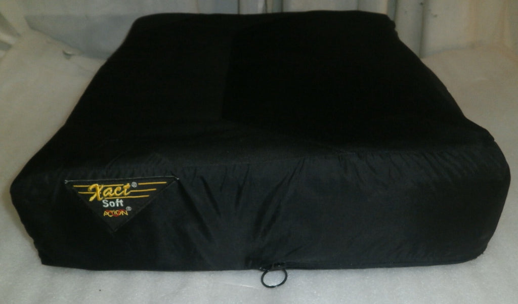 XACT SOFT 19 X 17 X 4" ACTION WHEELCHAIR CUSHION CA35691 W/COVER GOOD CONDITION