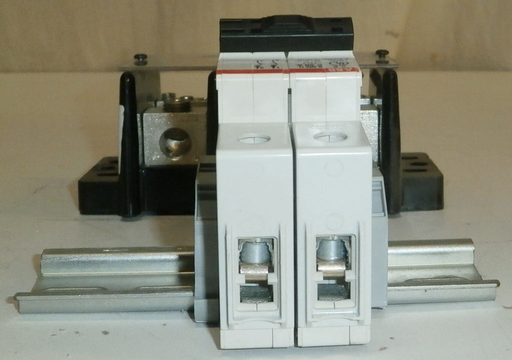 ABB 60A 10kA E212323 Circuit Breaker + BUSS 16021-3 Power Distribution Block