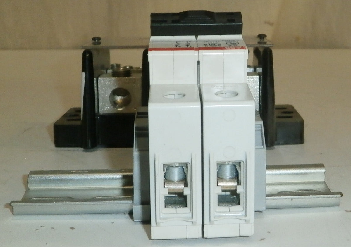 ABB 60A 10kA E212323 Circuit Breaker + BUSS 16021-3 Power Distribution Block