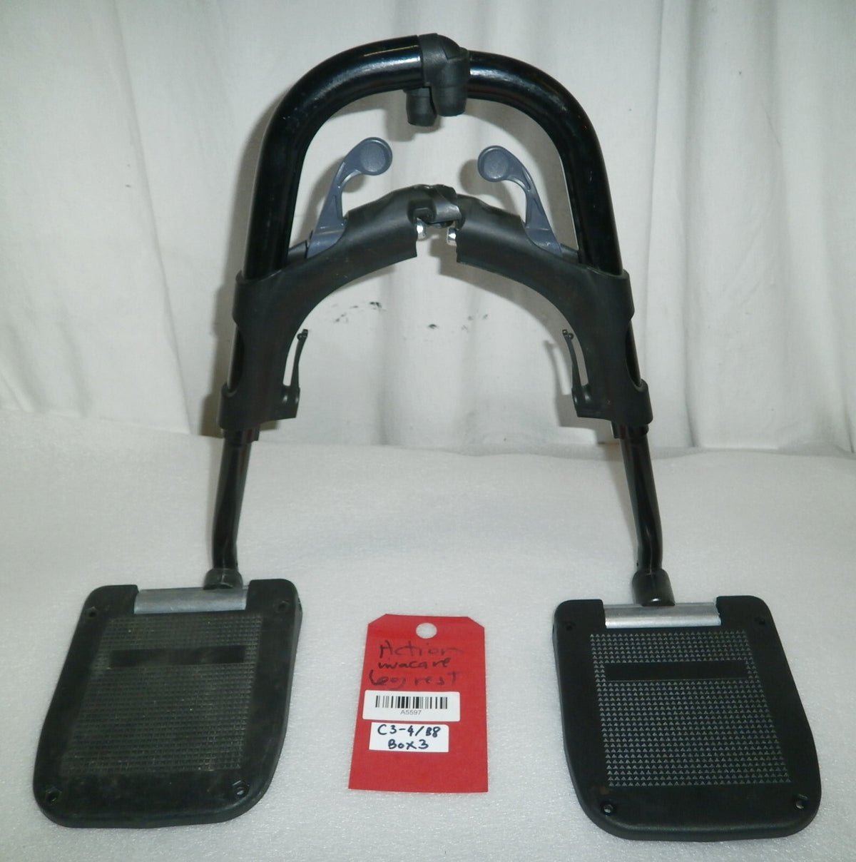 Pair of Invacare Action Leg rest for Wheelchair Very Good Condition