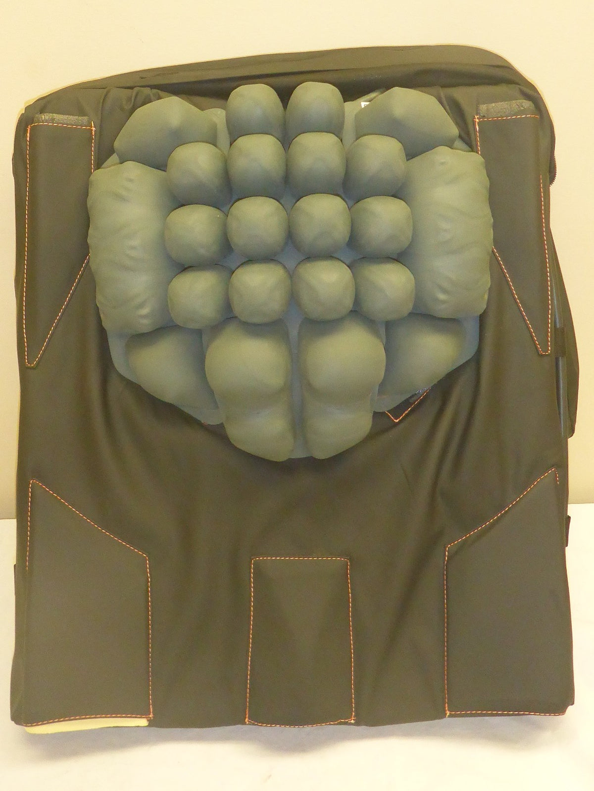 Roho Wheelchair Cushion Size 19.5 x 20.25" W/Cover Good Condition