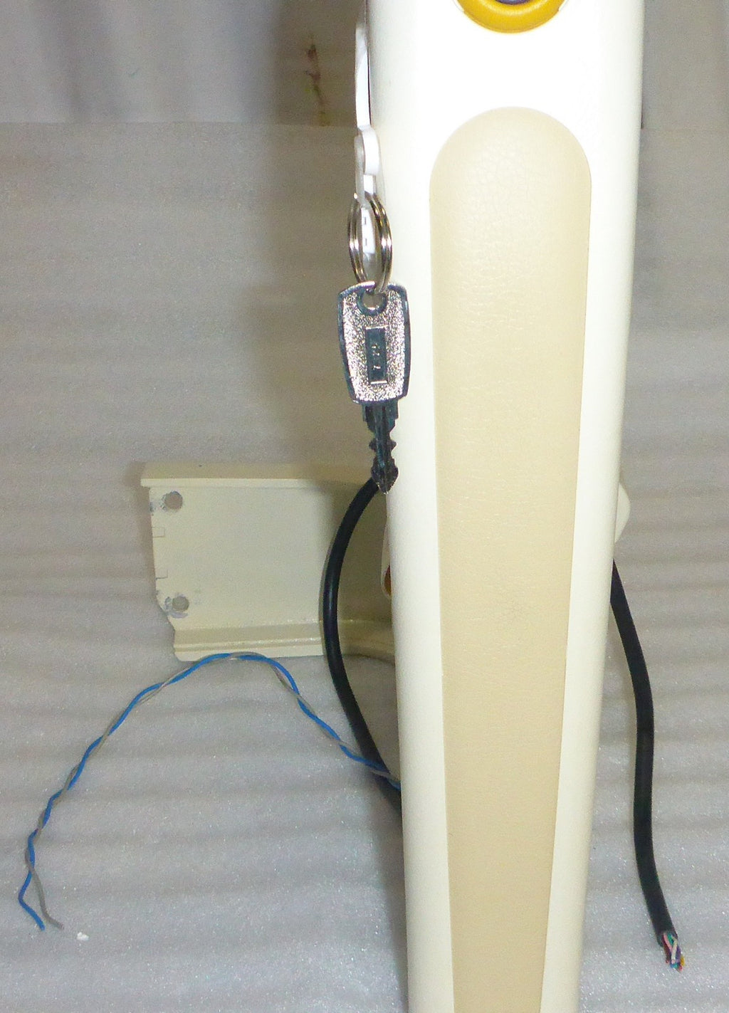 2022 HANDICARE STAIR LIFT ARM LEFT AND RIGHT WITH KEY.JOYSTICK CONTROL AND