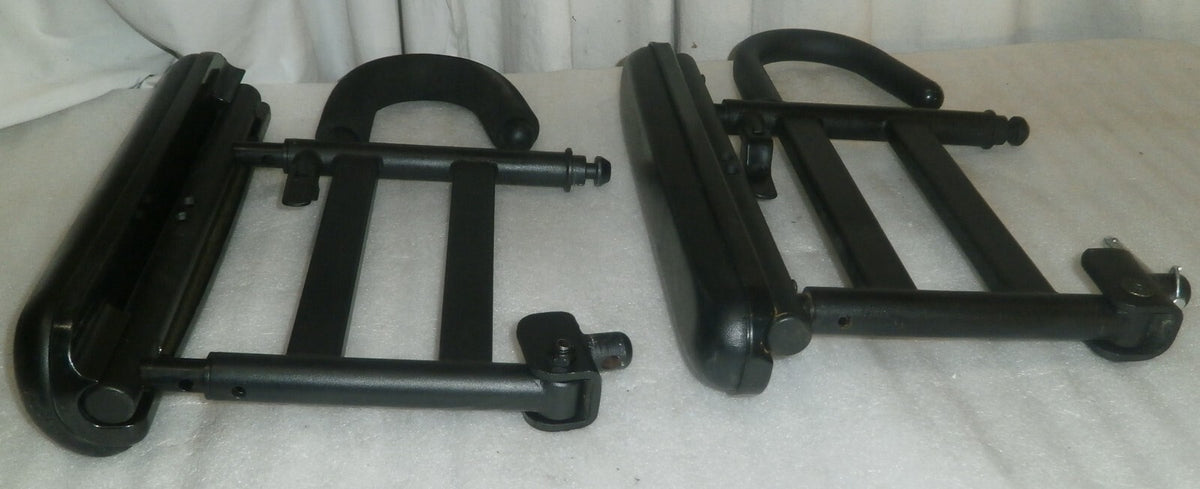 PAIR OF WHEELCHAIR ARM REST LEFT AND RIGHT WITH MOUNTS FOR QUICKIE QM-710