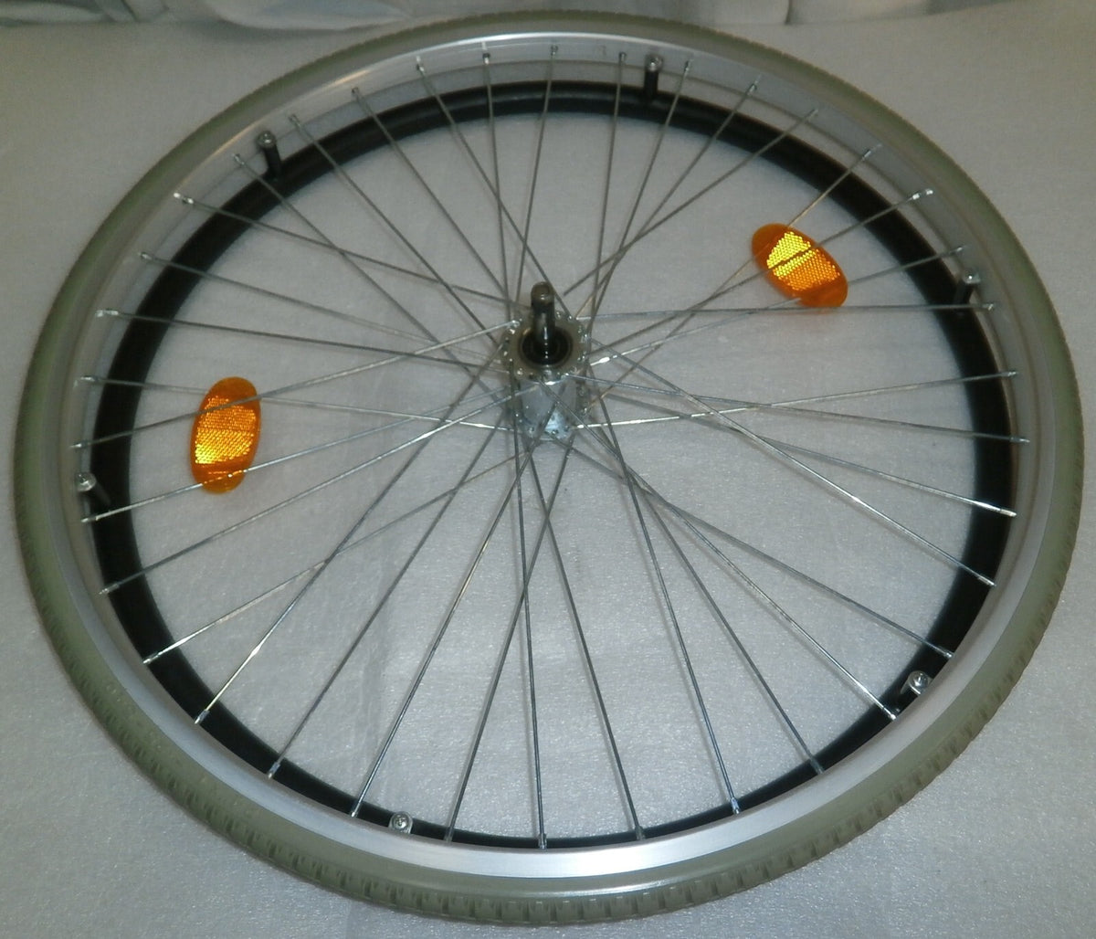 LOT OF 2 BREEZY RUBIX 2 WHEELS 23" SOLID VERY GOOD CONDITION