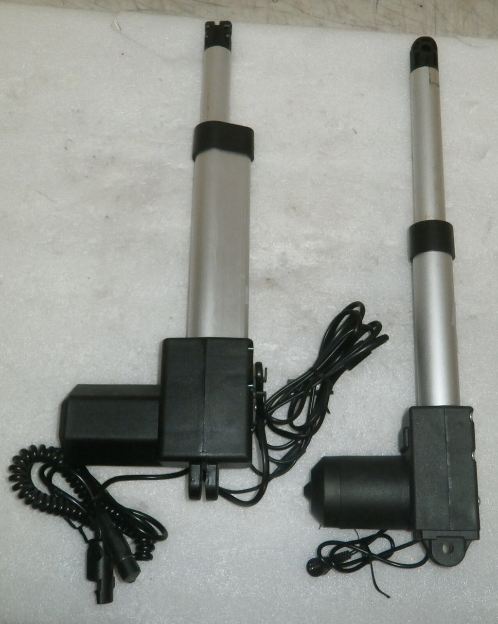 TWO OMEGA DRIVE OZ ACTUATOR AND CONTROL WITH CABLES AS PHOTO USED GOOD