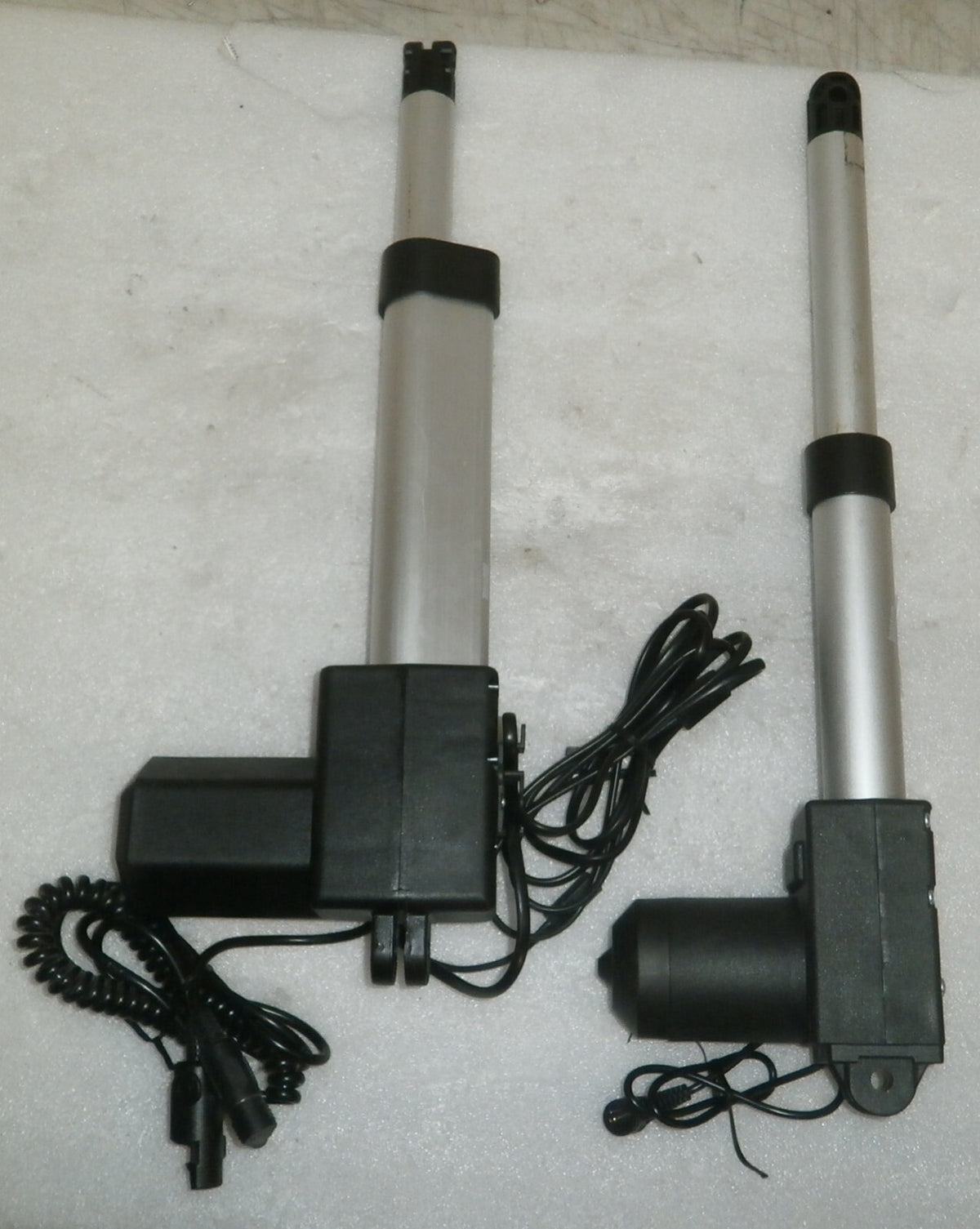 TWO OMEGA DRIVE OZ ACTUATOR AND CONTROL WITH CABLES AS PHOTO USED GOOD