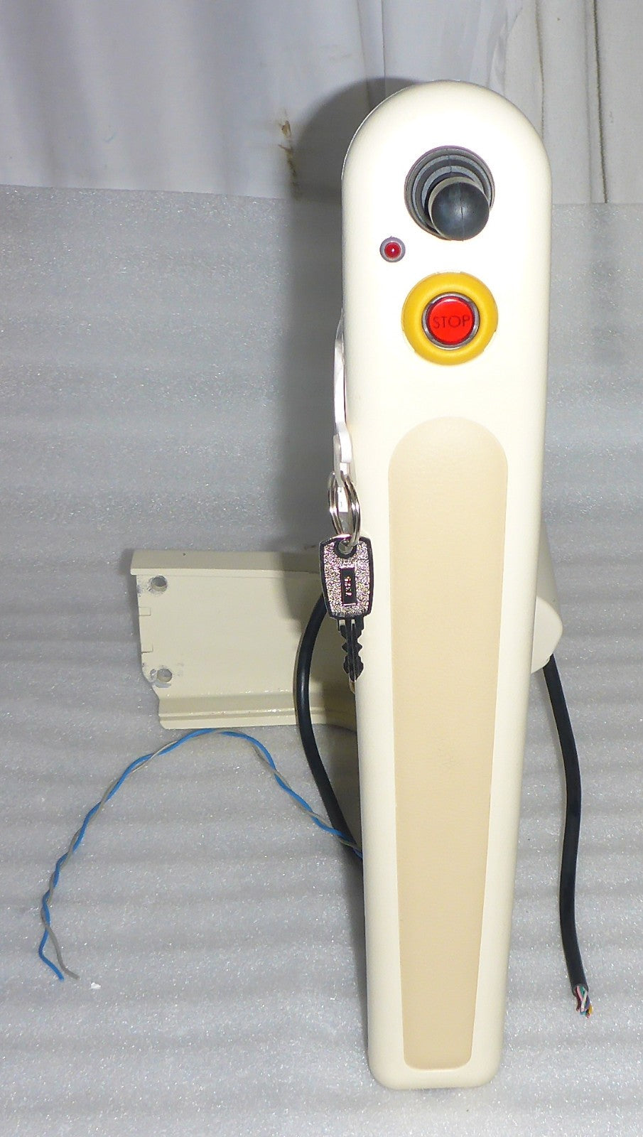2022 HANDICARE STAIR LIFT ARM LEFT AND RIGHT WITH KEY.JOYSTICK CONTROL AND