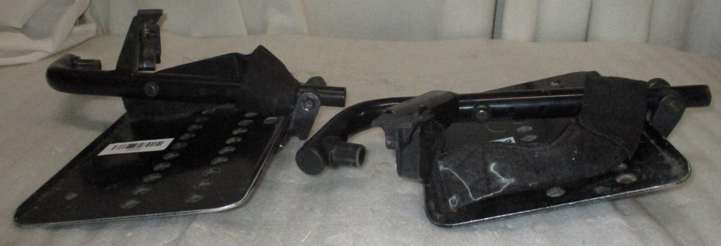 SET OF WHEELCHAIR FOOT REST GOOD CONDITION WITH MOUNT PLATES DIMENSION AS PHOTO