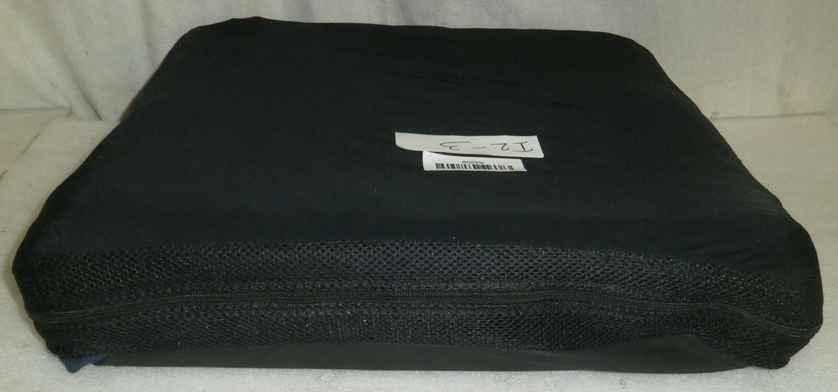 Unknown Brand 16" X 18" W/ Cover ROHO-A109 EUC