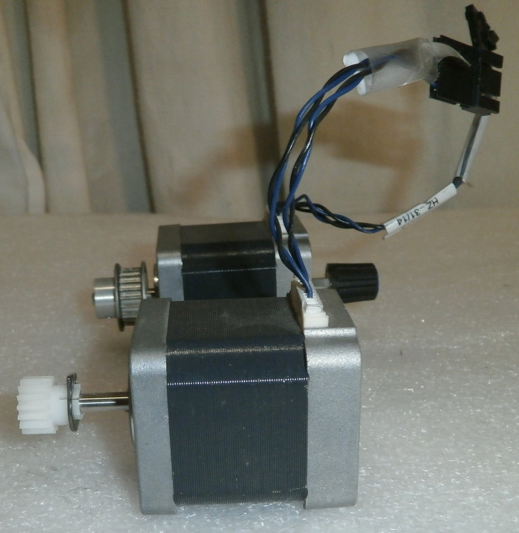 QUANTITY OF 2 MOTORS SERVO KH42KM2-251 AND KH42KM2-961 GOOD CONDITION