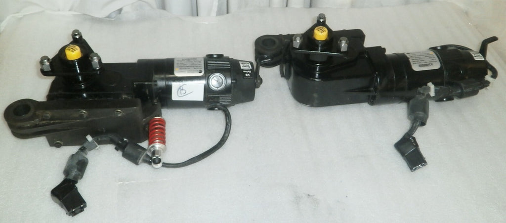 Quickie QM-710 Wheelchair Set 2 L/R Motors 107247 & 107248 w/ Bolts & Shocks
