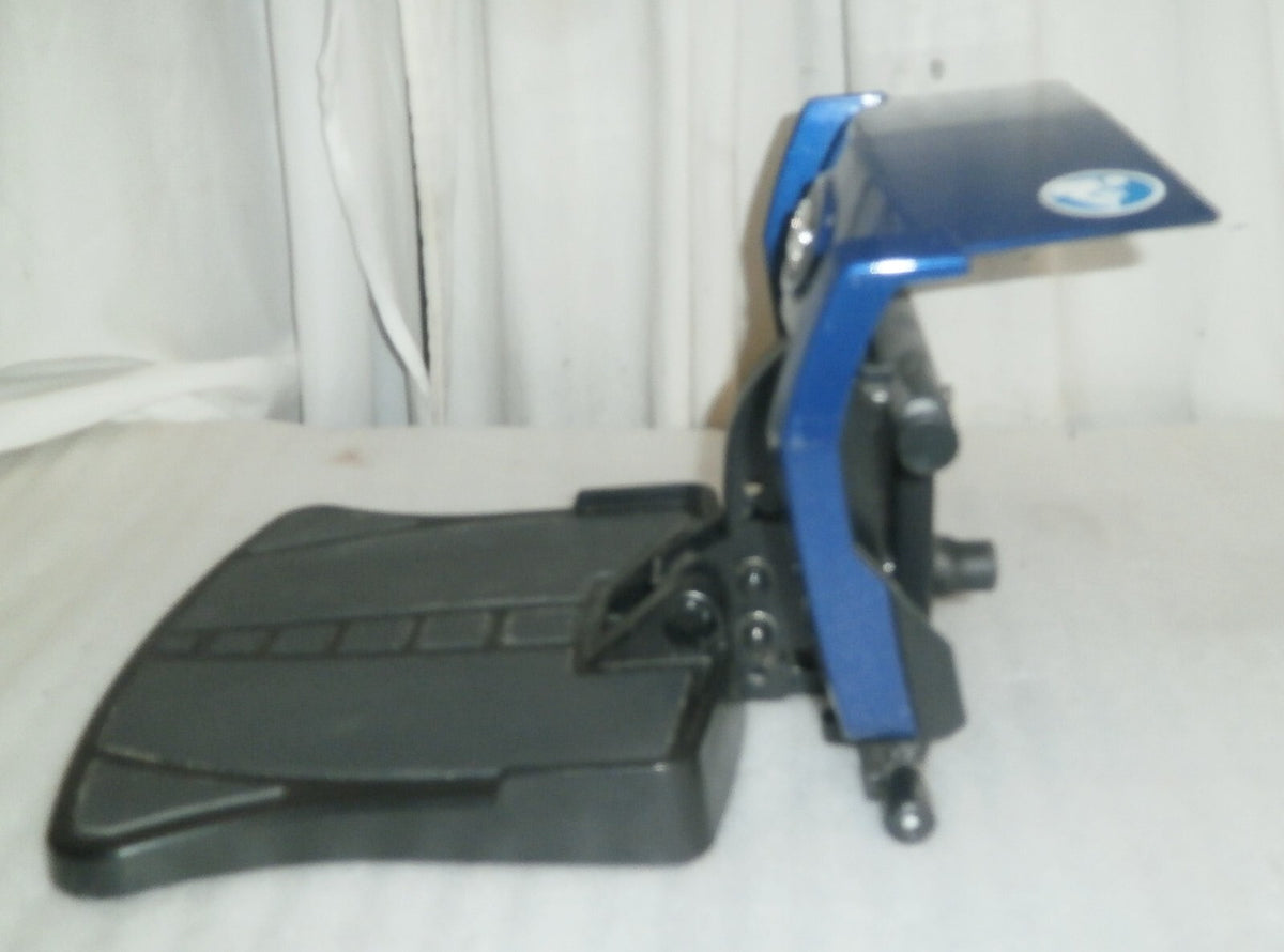 Quantum Q6 Edge Foot Rest Leg Rest with Blue Front Panel Cover