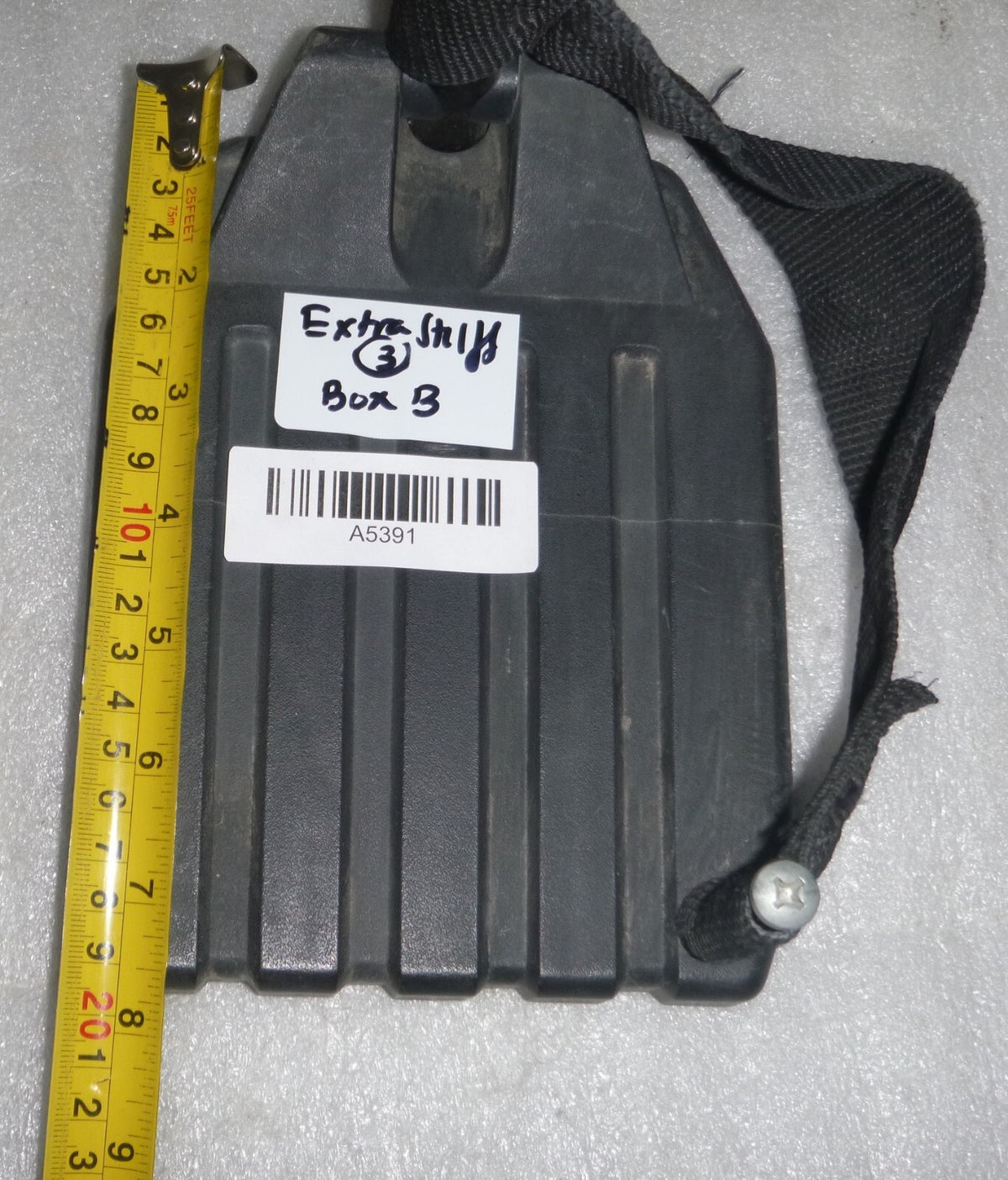 SET OF WHEELCHAIR FOOT REST GOOD CONDITION WITH MOUNT PLATES DIMENSION AS PHOTO