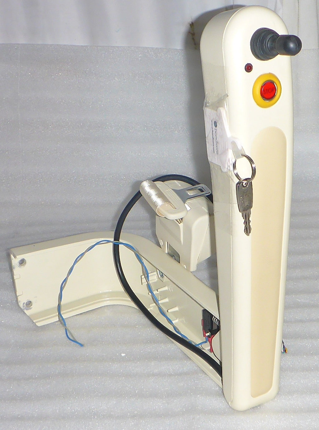 2022 HANDICARE STAIR LIFT ARM LEFT AND RIGHT WITH KEY.JOYSTICK CONTROL AND
