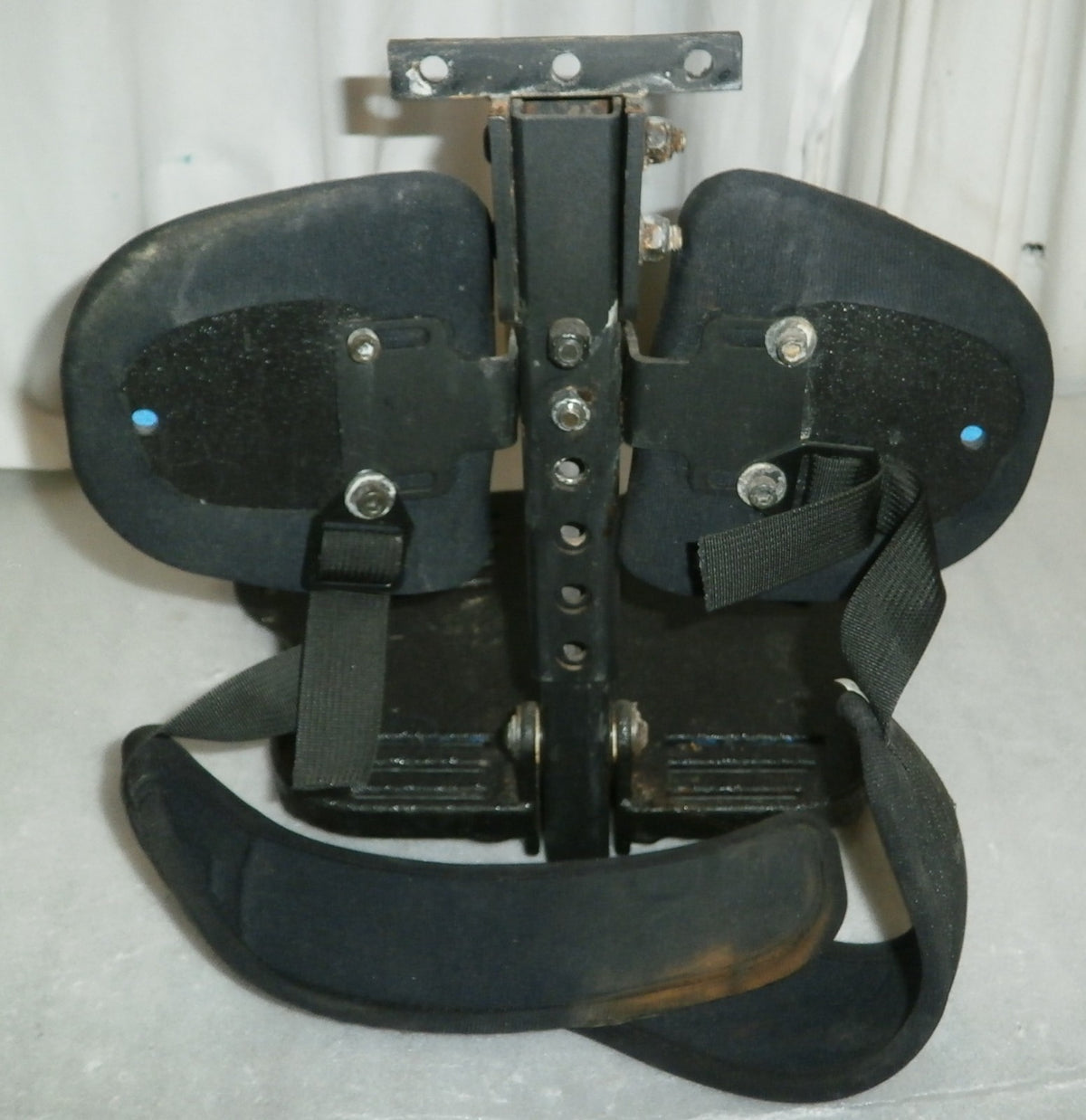 QUICKIE XPERIENCE WHEELCHAIR FOOTREST WITH BOLTS GOOD CONDITION