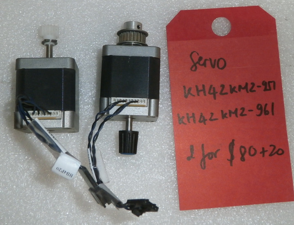 QUANTITY OF 2 MOTORS SERVO KH42KM2-251 AND KH42KM2-961 GOOD CONDITION