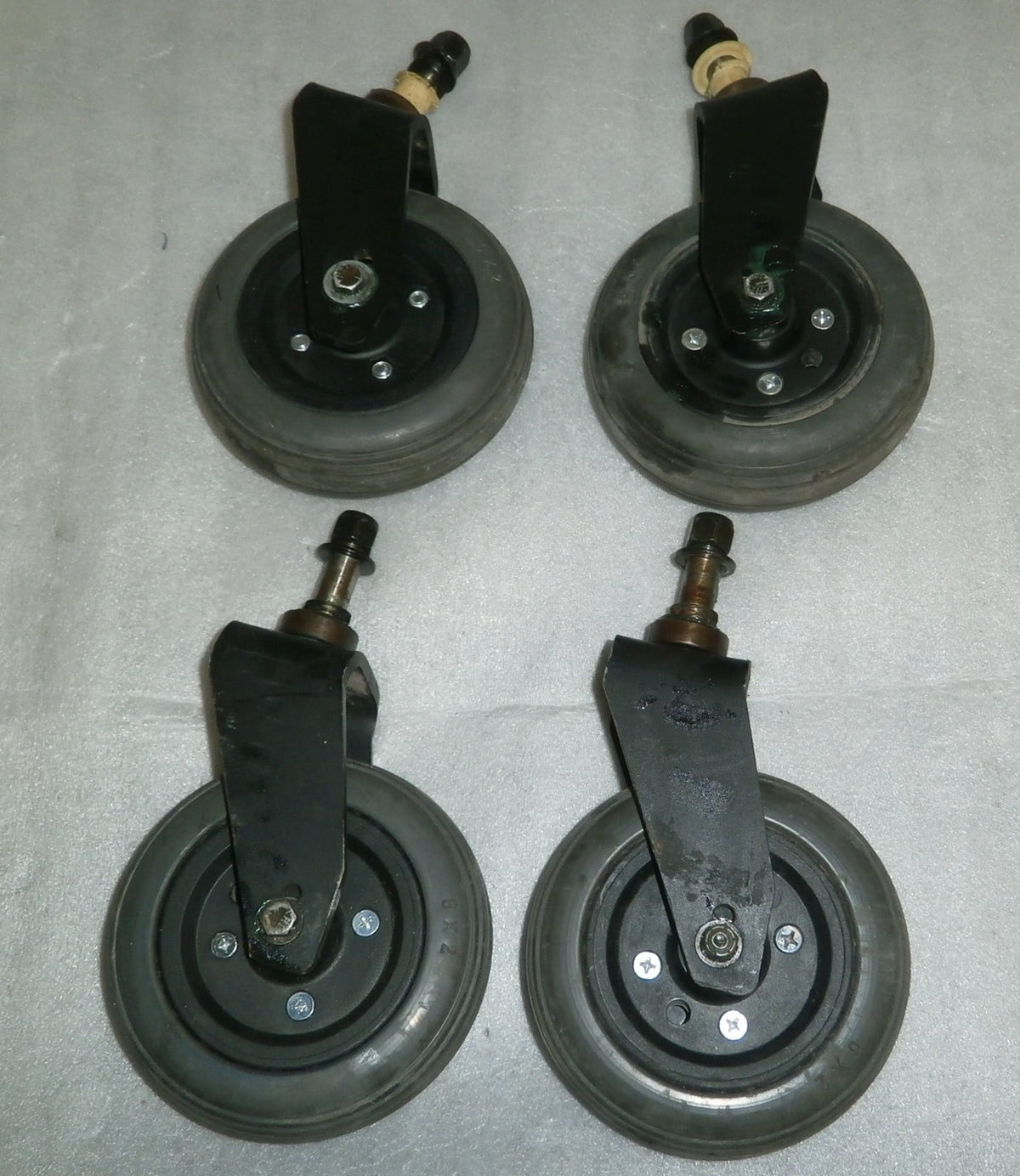 QUICKIE XPERIENCE WHEELCHAIR FRONT AND BACK FORKS AND 5 INCH CASTERS GOOD