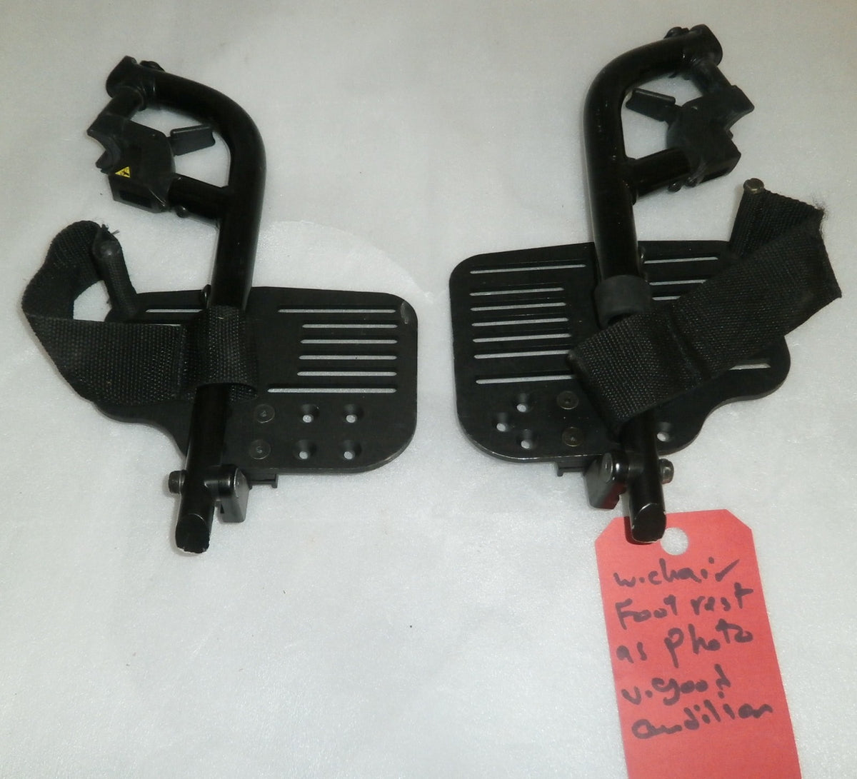 WHEELCHAIR FOOTREST S PHOTO GOOD CONDITION