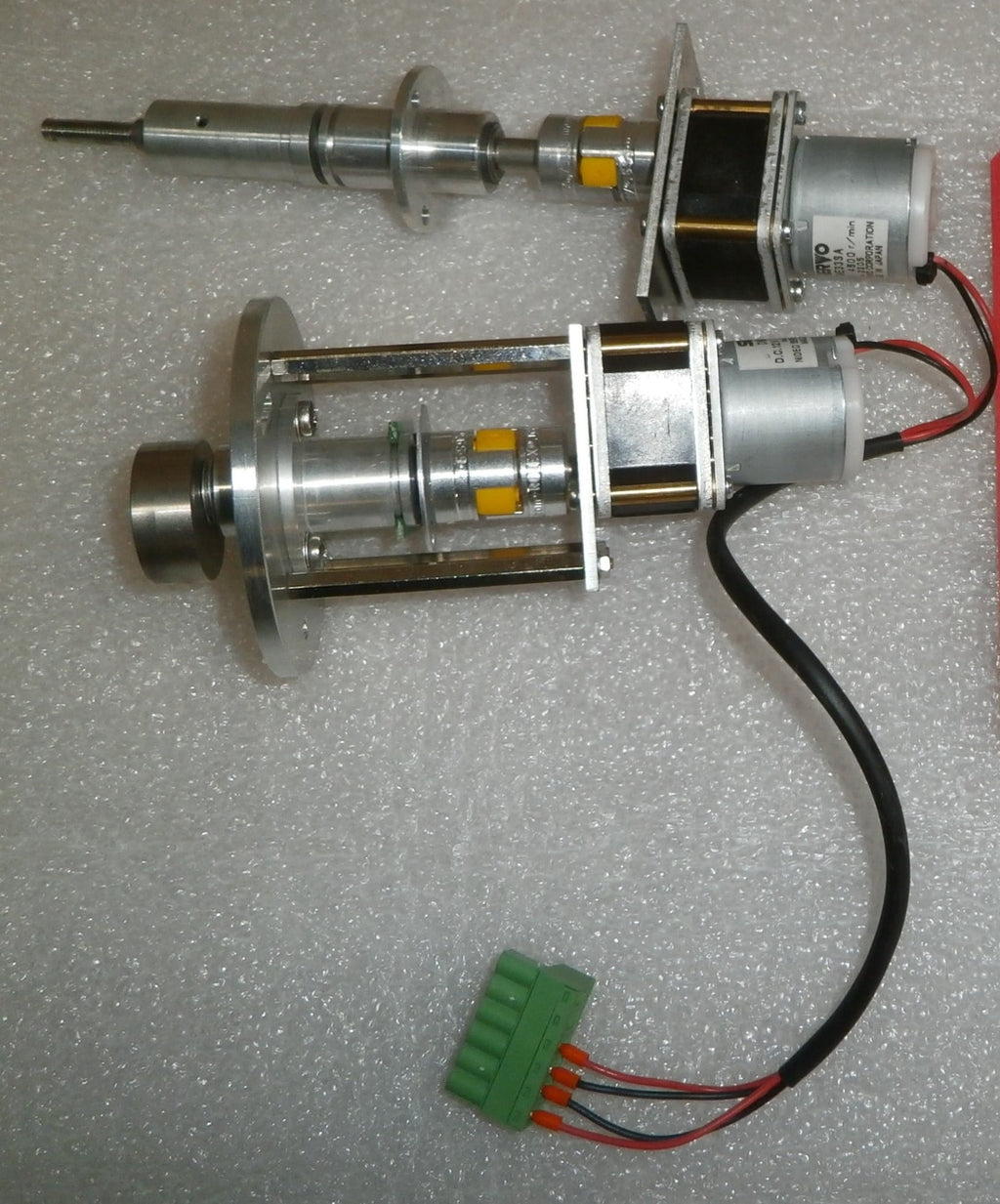 lot of 2 servo motors DME33SA -MADE IN JAPAN GOOD WORKING CONDITION.
