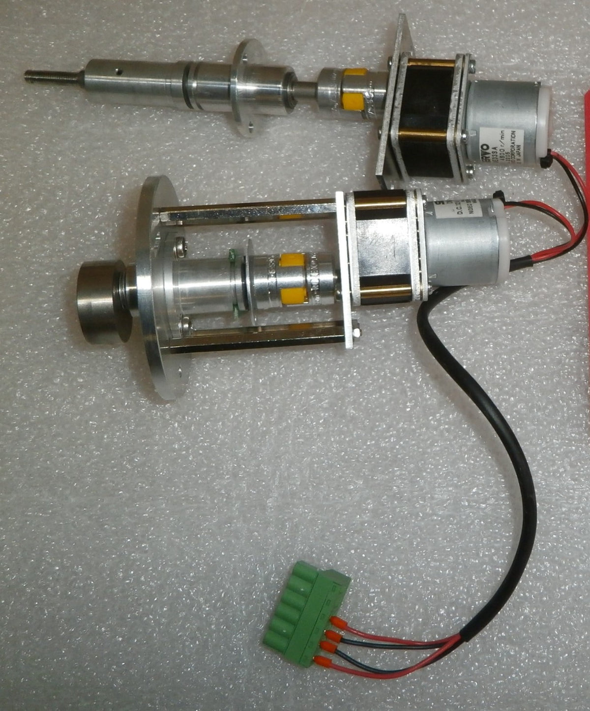 lot of 2 servo motors DME33SA -MADE IN JAPAN GOOD WORKING CONDITION.