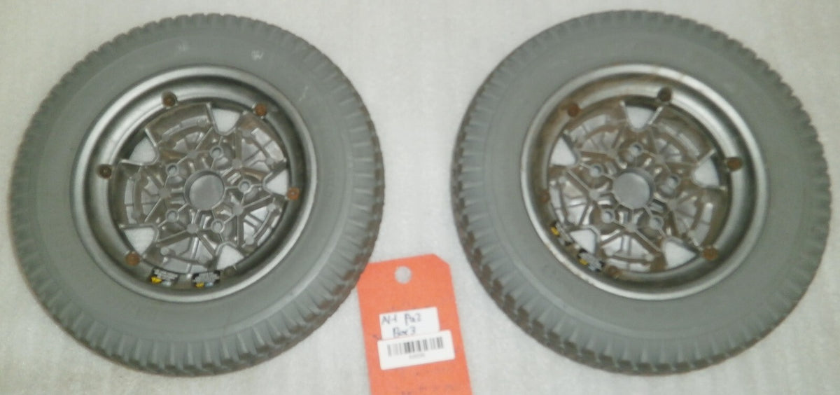 SET OF 2 QUANTUM Q6 EDGE WHEELS PRIMO POWERTRAX 3.00-8 VERY GOOD CONDITION