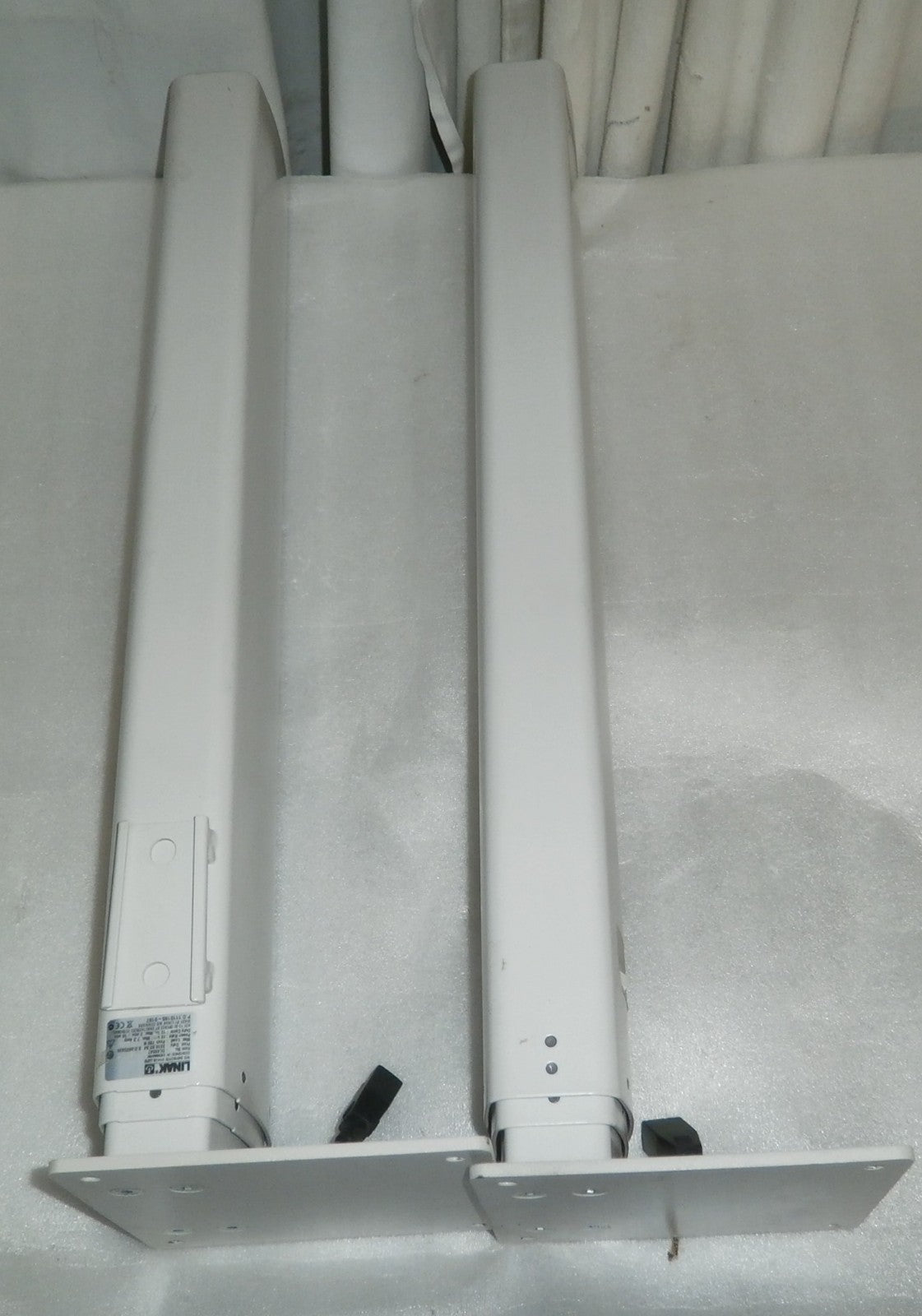 LINAK LIFTING COLUMN DL40047-LINAK CONTROL BOX CBD4-U023 AND LINAK CONTROL
