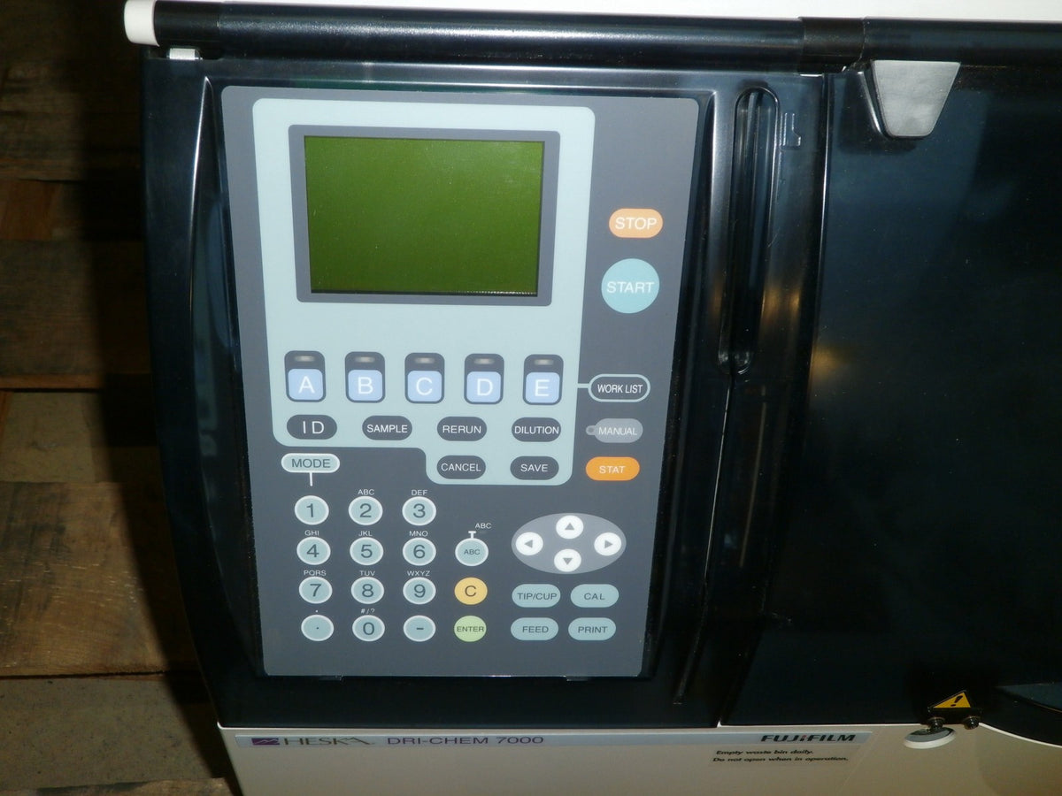 Fujifilm HESKA DRI-CHEM 7000 7000iv Chemistry Analyzer – Powers On