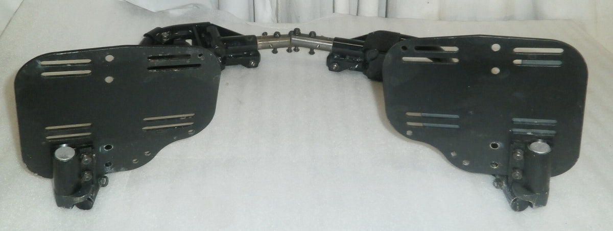 SET OF WHEELCHAIR FOOT REST GOOD CONDITION WITH MOUNT PLATES DIMENSION AS PHOTO
