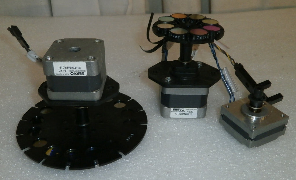 QUANTITY OF 2 SERVO MOTORS KH42HM2R018 AND SERVO KH39M2 GOOD CONDITION AND PARTS