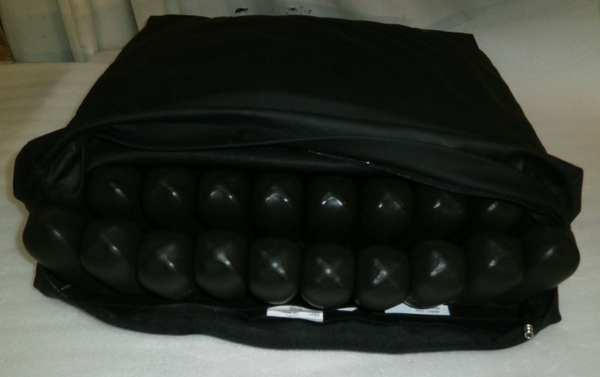 ROHO 19.5X18.5X4.25 WHEELCHAIR CUSHION GOOD CONDITION WITH COVER AND PUMP