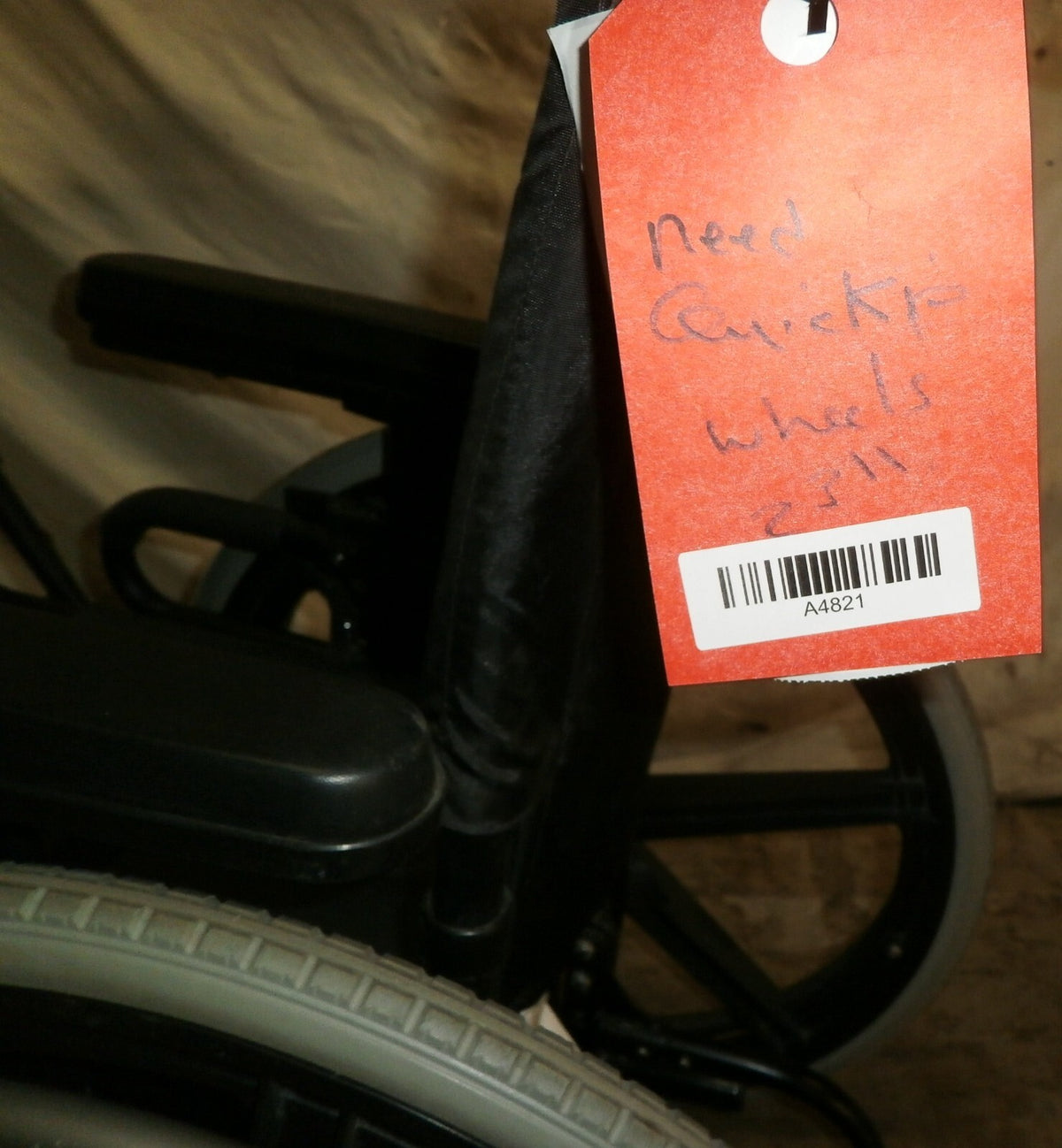 SUNRISE MEDICAL LXI WHEELCHAIR WITH SEAT WIDTH 11 INCH