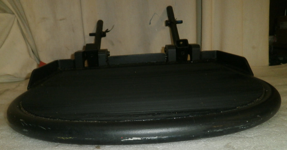 Quantum Q1450 Foot Rest with Bolts
