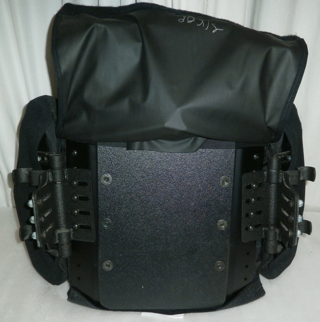 JAY INCOMPASS BACK 20X18 INCH WITH ACCESSORY AS PHOTO GOOD CONDITION