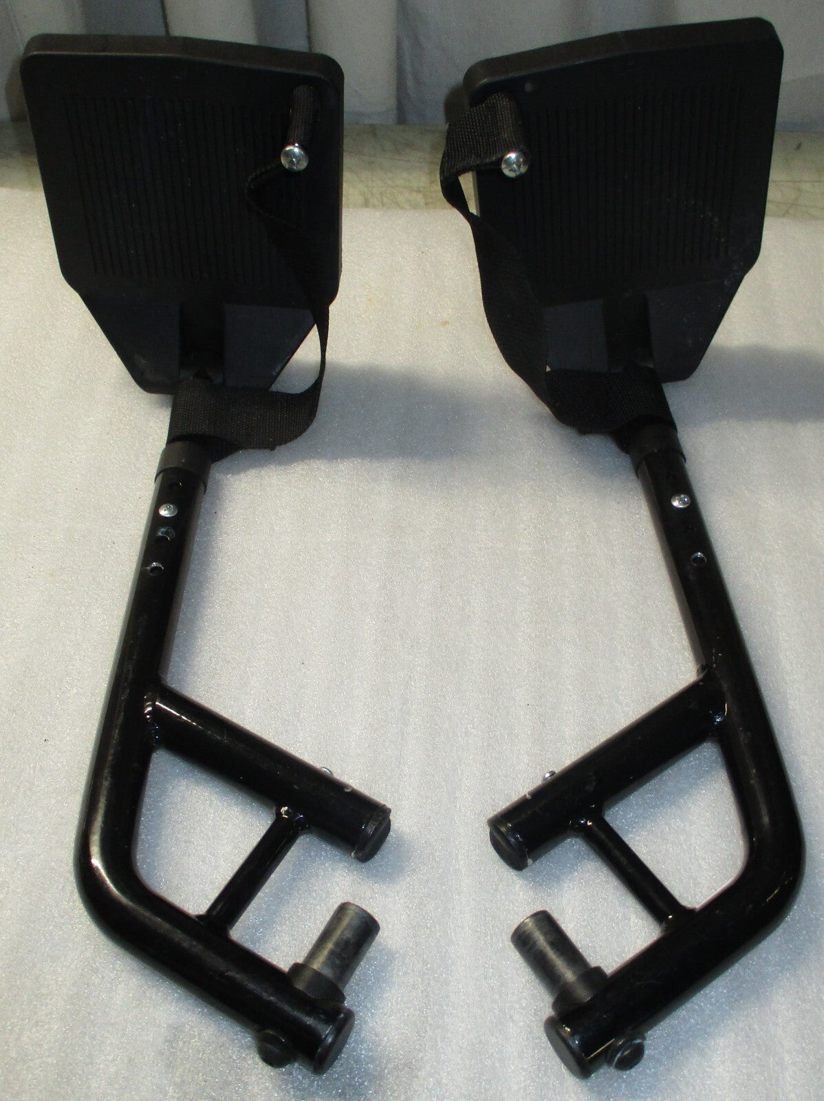 SET OF WHEELCHAIR FOOT REST GOOD CONDITION WITH MOUNT PLATES DIMENSION AS PHOTO