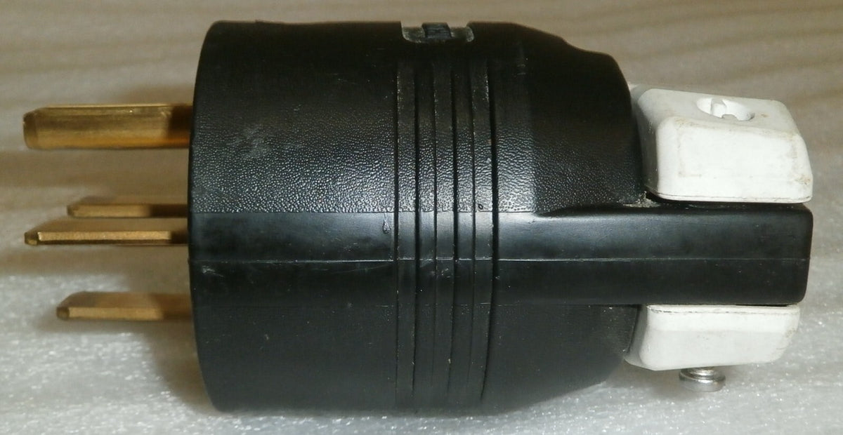 Lot Of 3 HUBBELL 30A-20-250V 3P-4W NEMA 15-30P Straight -8431C, Angle-8432C Used