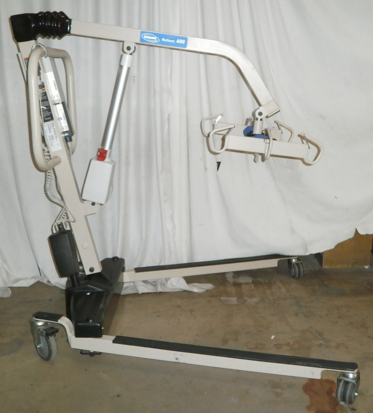 INVACARE RELIANT 600 FLOOR LIFT RPL600-2 VERY GOOD WORKING CONDITION